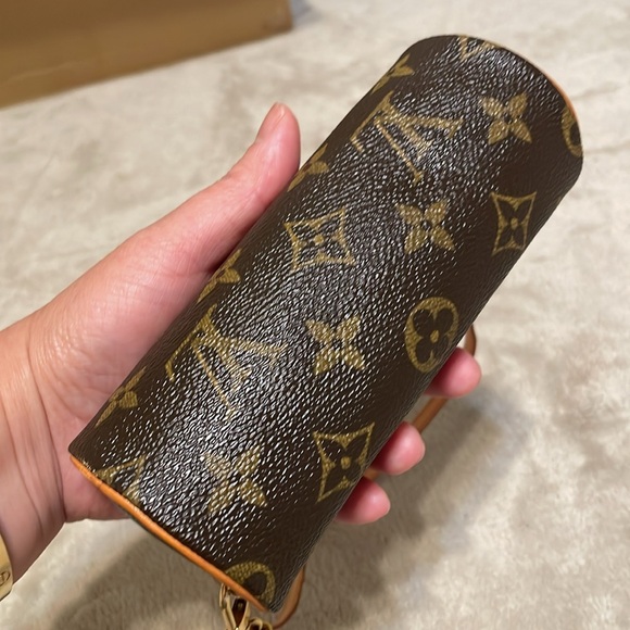 Louis Vuitton Mono Mini Papillon - Picture 4 of 10